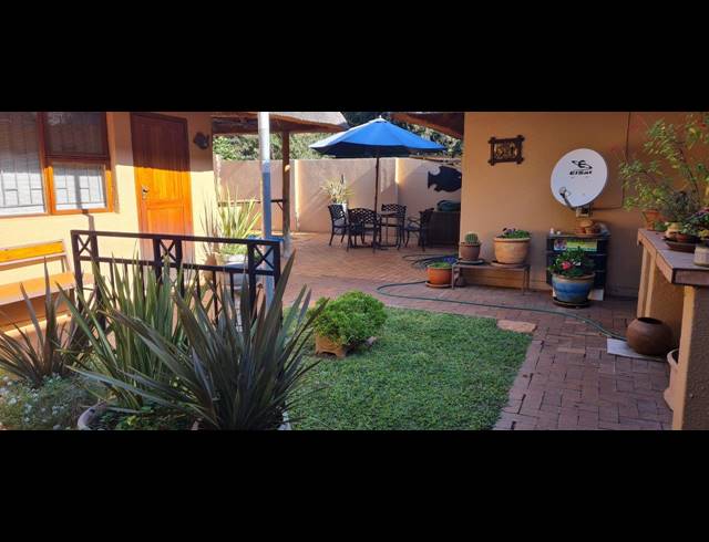 4 BEDROOM HOUSE FOR SALE IN LAKELAND ESTATE